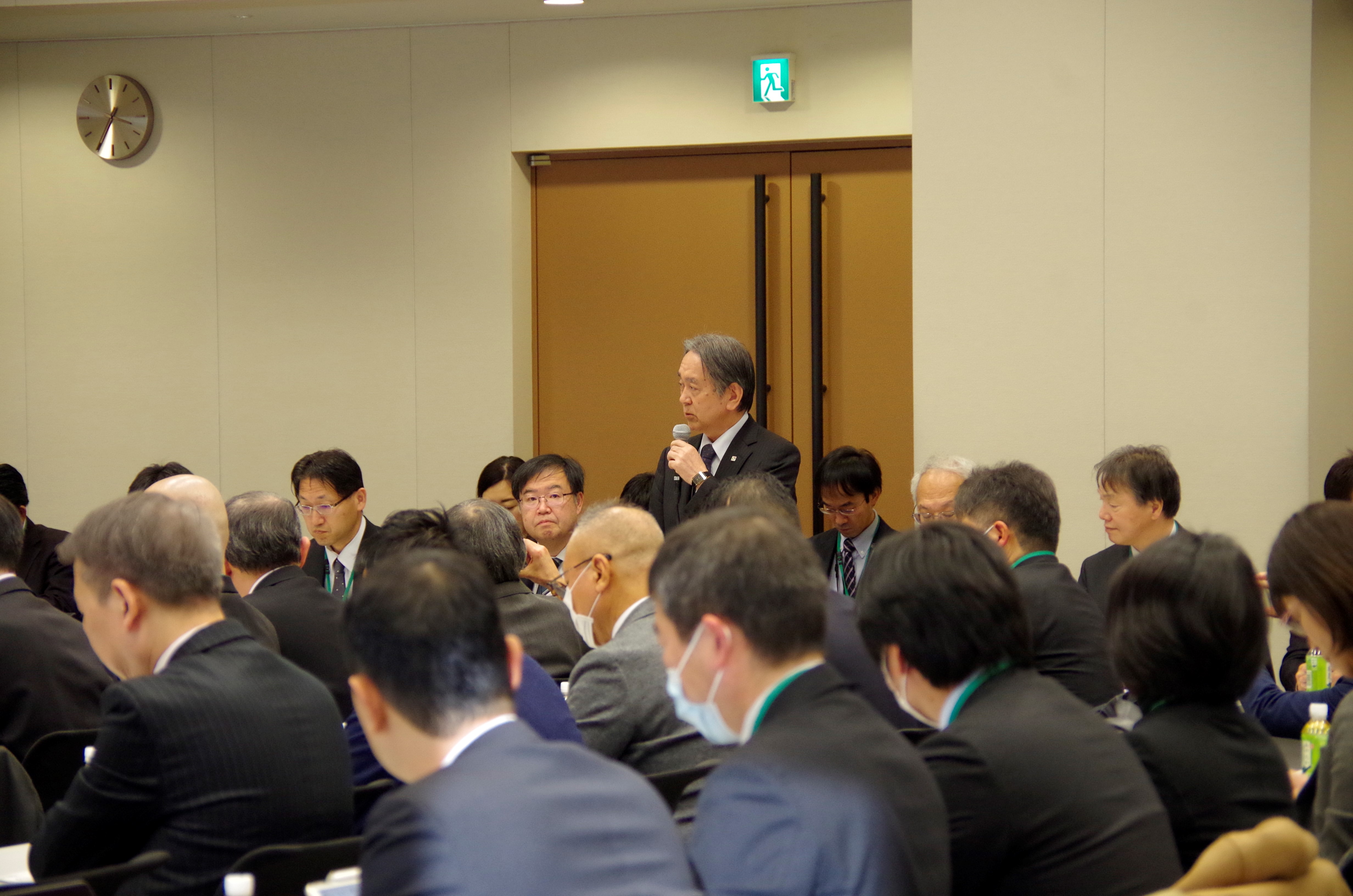 要望について説明する半田一登会長