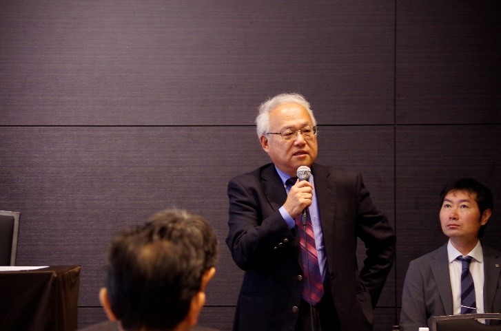 開会の挨拶をする森本副会長