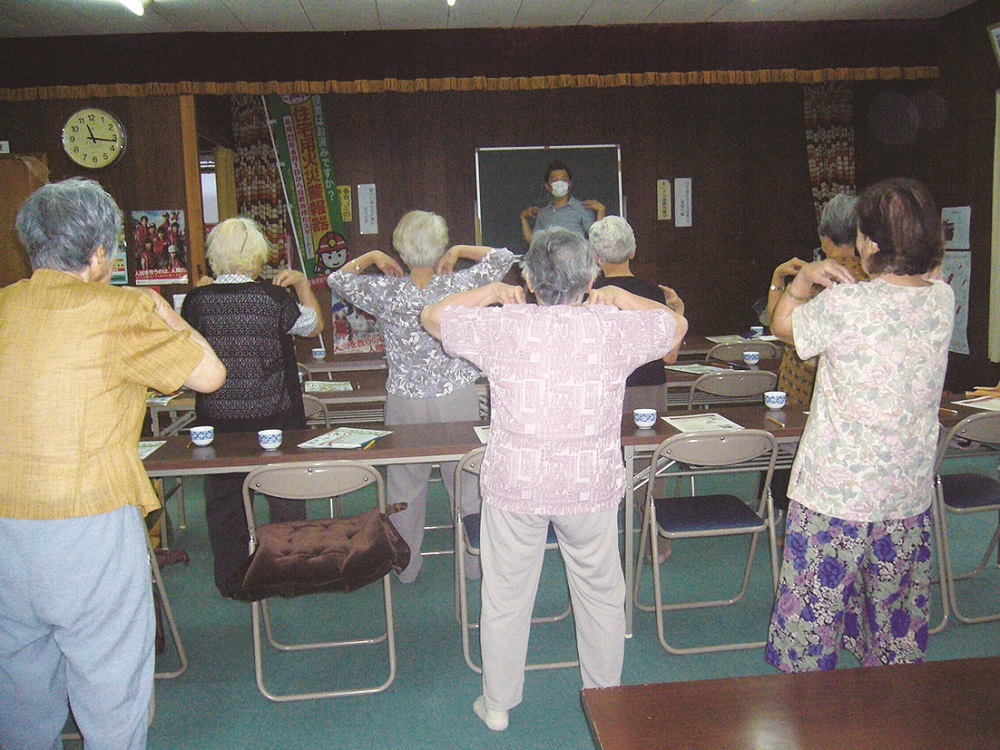 転倒予防教室の様子(2014年8月)