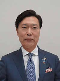 理事　山根一人