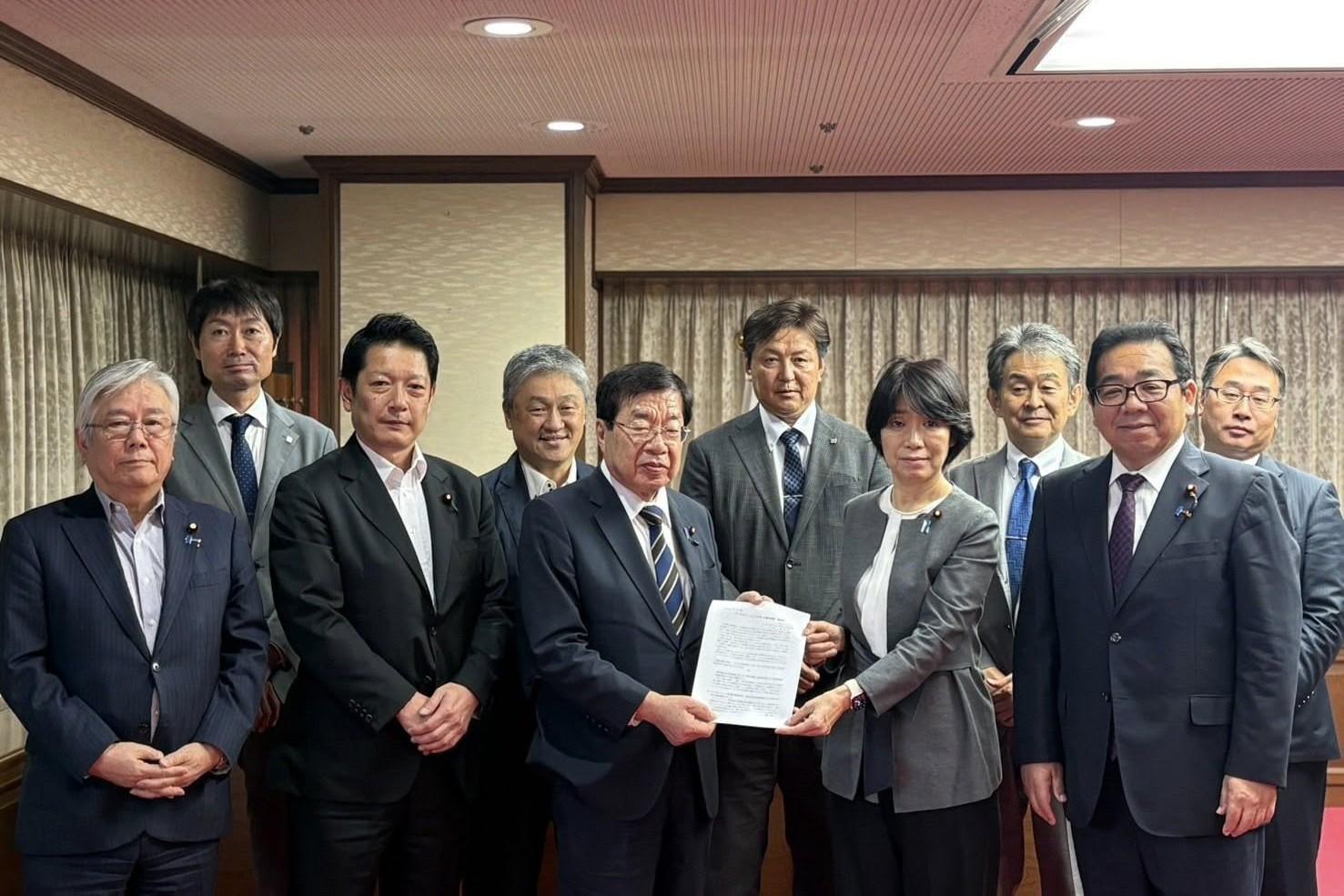 平口洋法務大臣への申し入れの様子