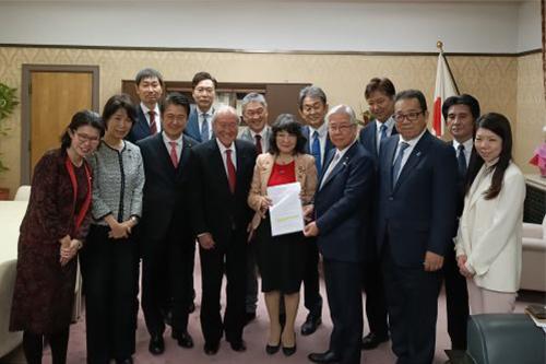 片山さつき財務大臣への申し入れの様子