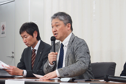 資料説明をおこなう斉藤秀之会長