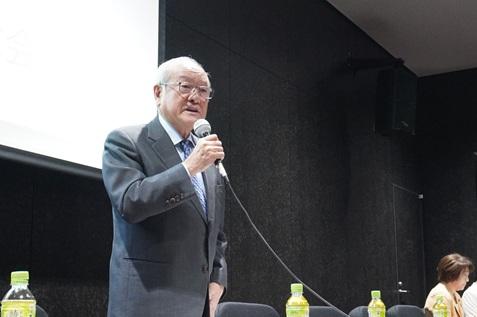 開会の挨拶をする鈴木俊一リハ議連会長