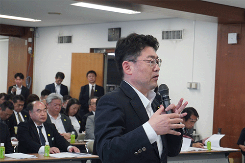 質疑応答の様子（発言する城内経済安全保障担当大臣・内閣府特命担当大臣（クールジャパン戦略、知的財産戦略、科学技術政策、宇宙政策、経済安全保障））