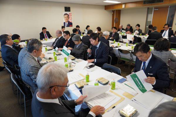 要望事項を説明する佐々木嘉光副会長