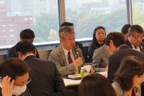 要望事項を説明する斉藤秀之会長
