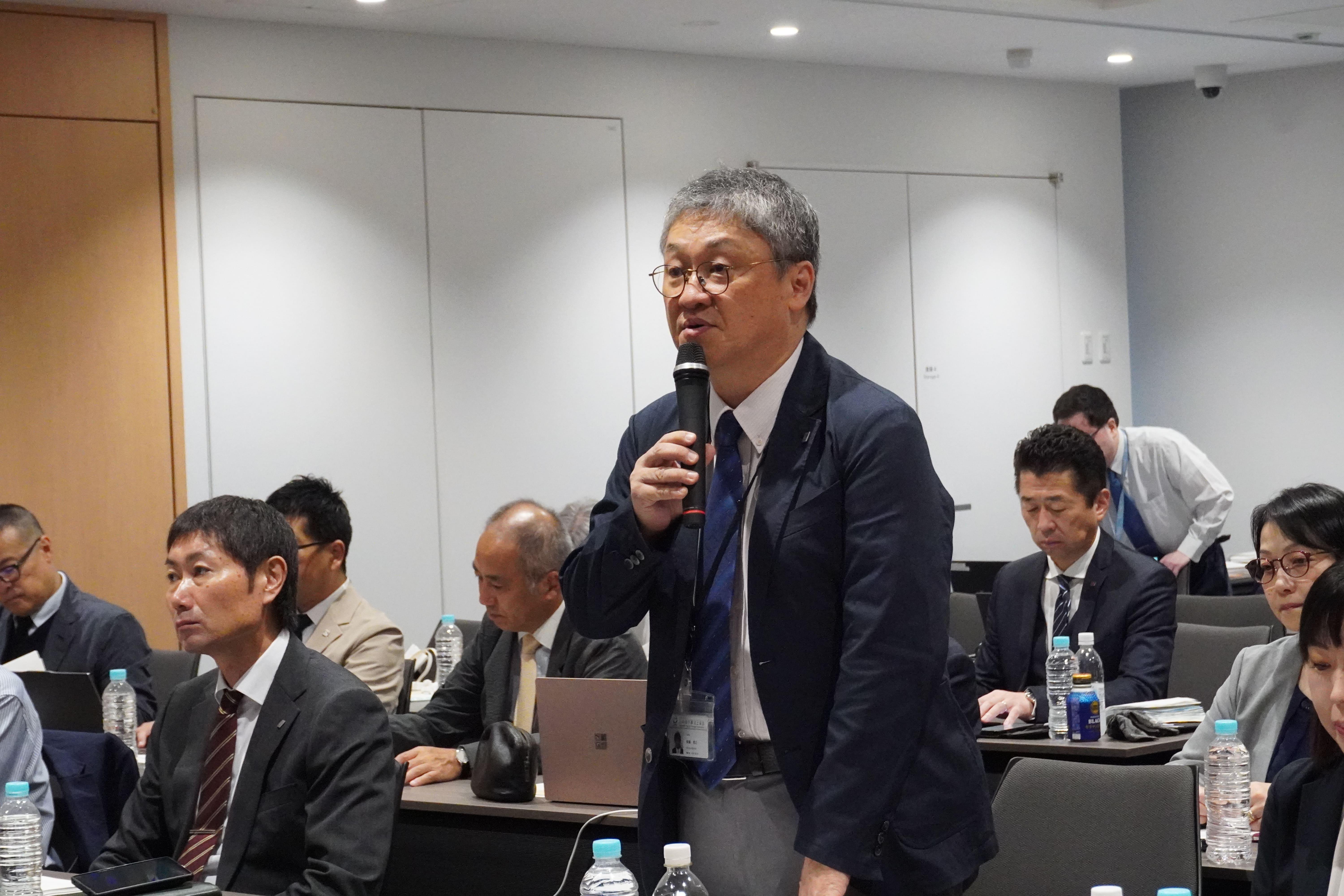2026年度事業計画案について説明する斉藤会長